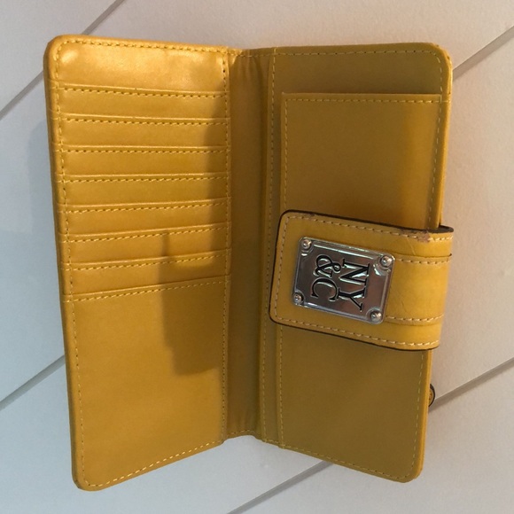 Bright yellow wallet - Picture 2 of 4